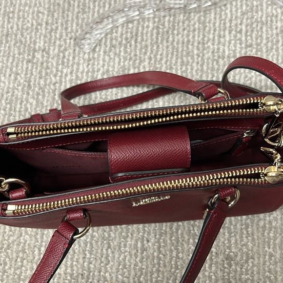 Burgundy coach pocketbook - Picture 3 of 4